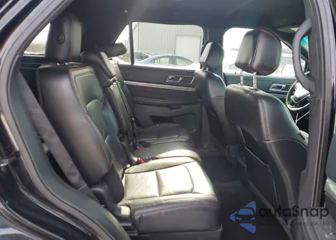 2016 Ford Explorer Sport z USA, uszkodzony, nr VIN 1FM5K8GT4GGA53165